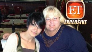 Paris-Jackson-15-reunites-with-mom-Debbie-Rowe