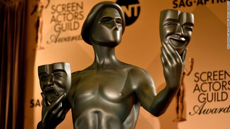SAG Awards Tonight: No “La La Land” Because It Wasn’t An Ensemble– Moonlight, Manchester, Fences, Capt Fantastic, Hidden Figures Compete