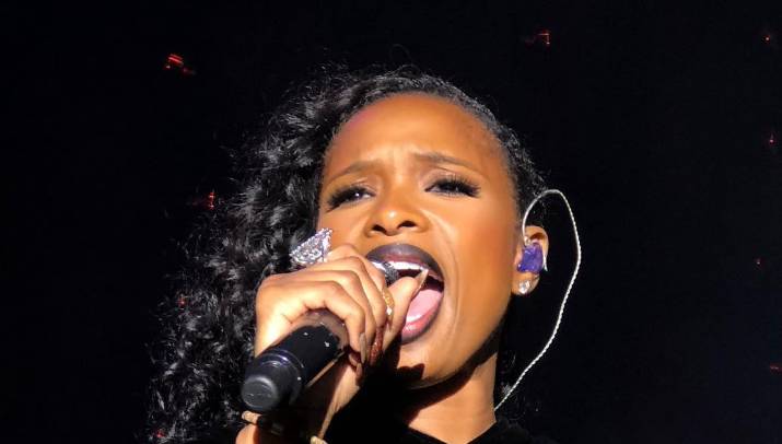 Watch Jennifer Hudson’s Stunning “I Am Telling You” at NYC Charity Dinner That JLO and ARod Almost Saw
