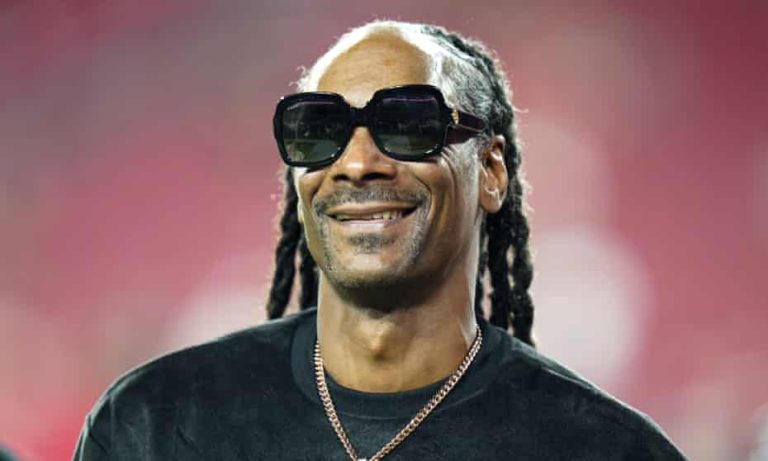 Snoop Dogg Sells Out to Trump After Latest Album, “Missionary,” Flops Miserably Since Release