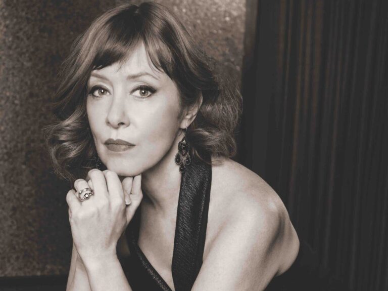Legendary Suzanne Vega, the OG Taylor-Lana-Billie, Drops Hit Song-Filled 1st Album in Over a Decade