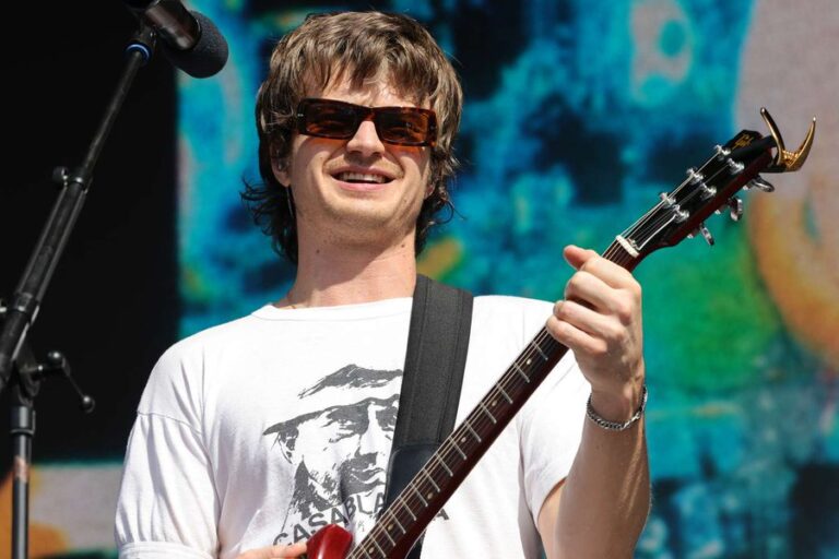 “Stranger Things” Have Happened: Actor Joe Keery Latest TV Star to Get a Number 1 Pop Hit as “End of Beginning” Beats Taylor Swift