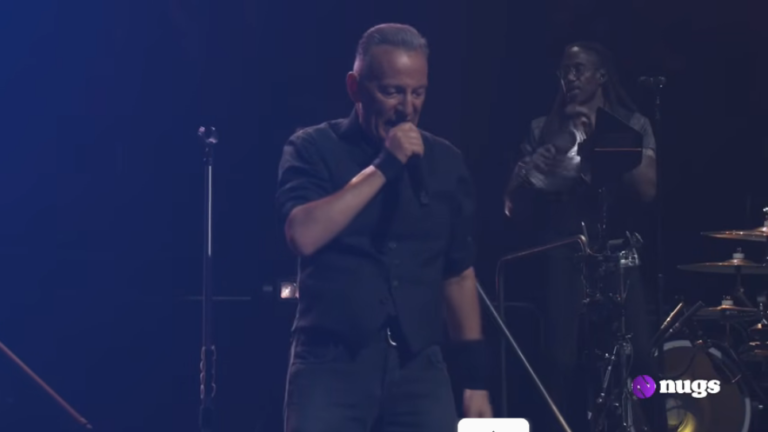 Bruce Springsteen Opens Minnesota Show with ’60s Motown Declaration: “War, What Is it Good For?” Calls Trump “Racist, Corrupt, Incompetent”