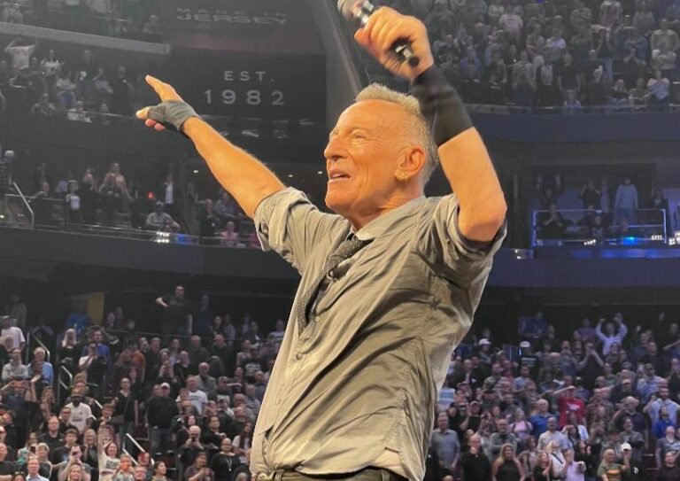 Bruce Springsteen Goes to “Church” in a 3 Hour Spectacular New Jersey Show Full of Hopeful Politics, Clear-Eyed Patriotism, and Hits Hit Hits