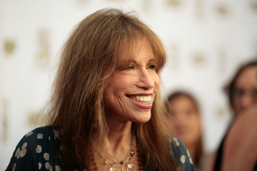 MUSIC PREMIERE! Carly Simon Wrote, Produced, and Played Almost Everything on “Peaches,” Her Seductive New Single