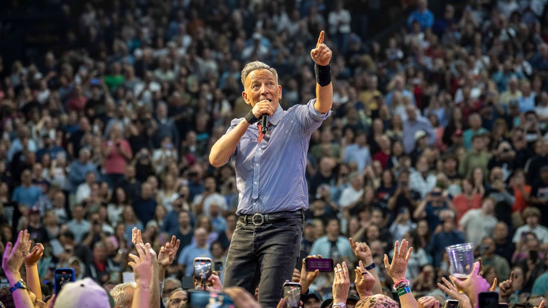 Report: Bruce Springsteen Drops Out of Tuesday's Jimmy Kimmel Live in ...